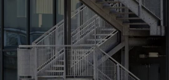 ИСПЫТАНИЕ И ЭКСПЛУАТАЦИЯ НАРУЖНЫХ ПОЖАРНЫХ ЛЕСТНИЦ И МЕТАЛЛИЧЕСКИХ ОГРАЖДЕНИЙ КРОВЛИ